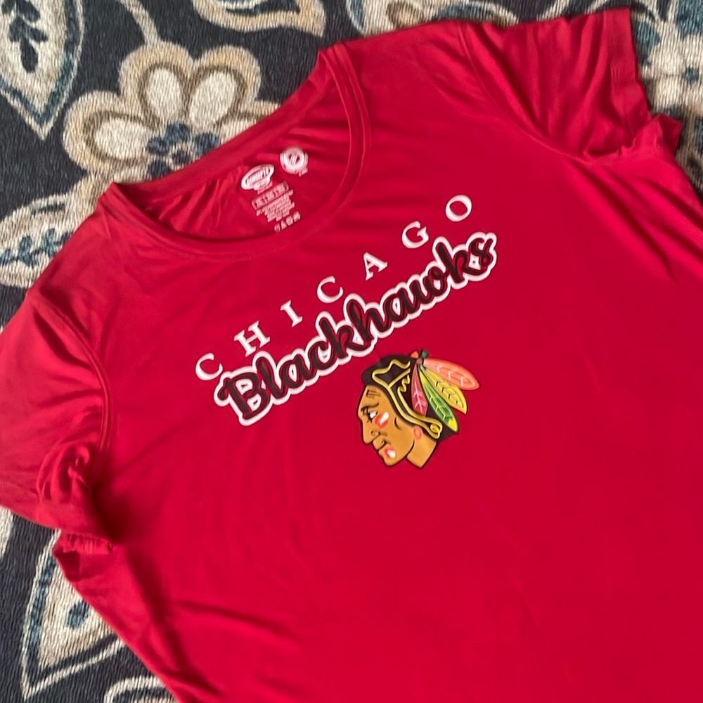 Short sleeve Blackhawks tee